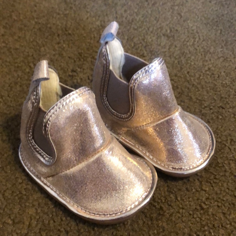 Metallic sparkle boot for baby
